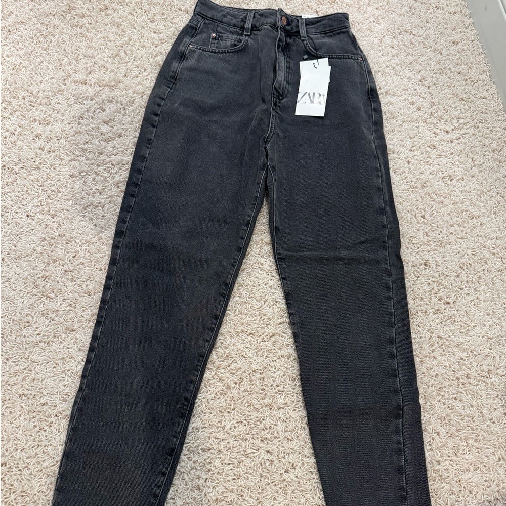 Zara NWT Women’s 2 Black Jean Mom Fit